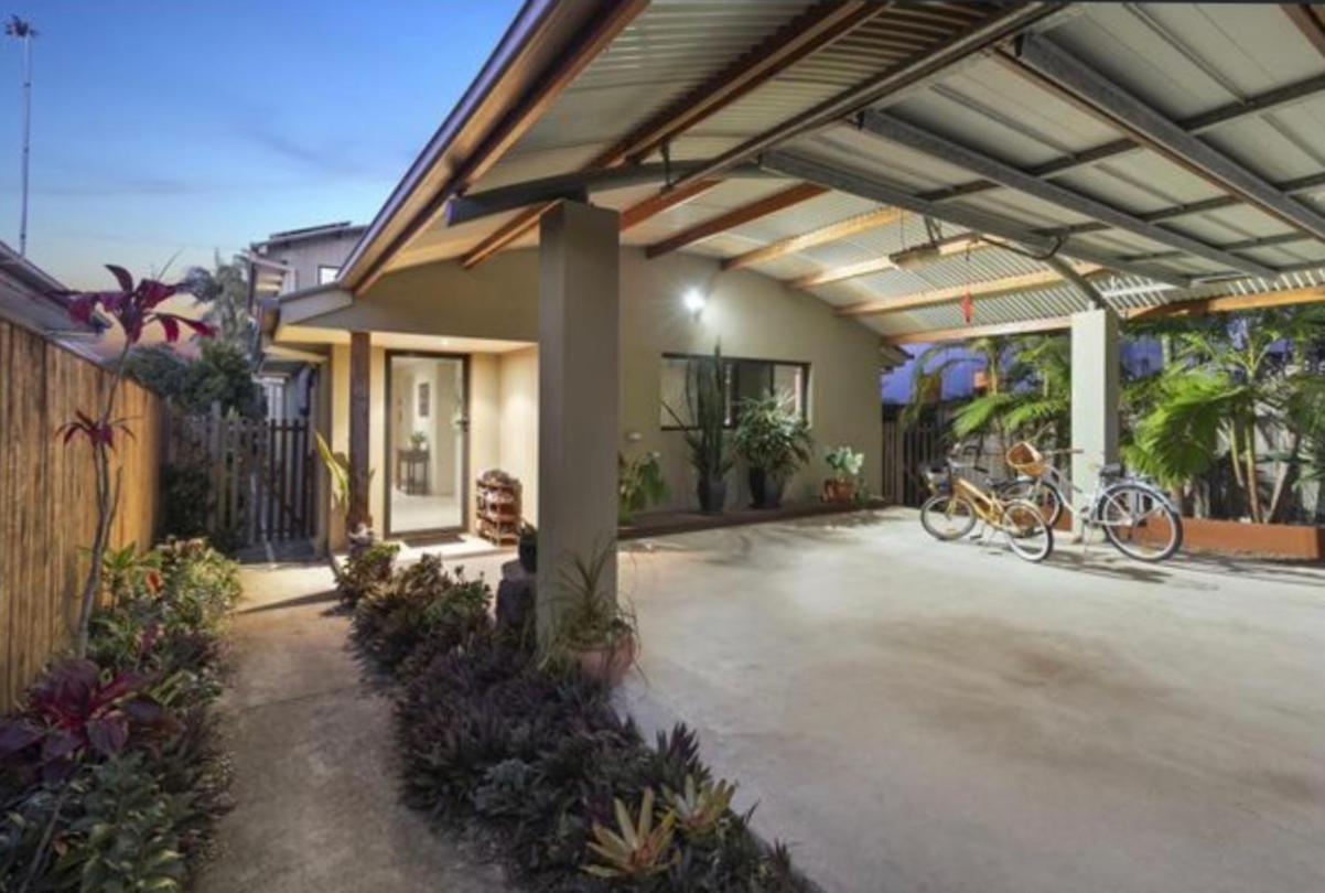Beach Escape Magnesium Pool Dog Happy Gc Airport Apartment Gold Coast Exterior photo